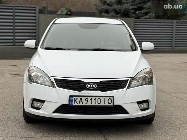 Белый Киа Сид, объемом двигателя 1.6 л и пробегом 193 тыс. км за 6999 $, фото 16 на Automoto.ua