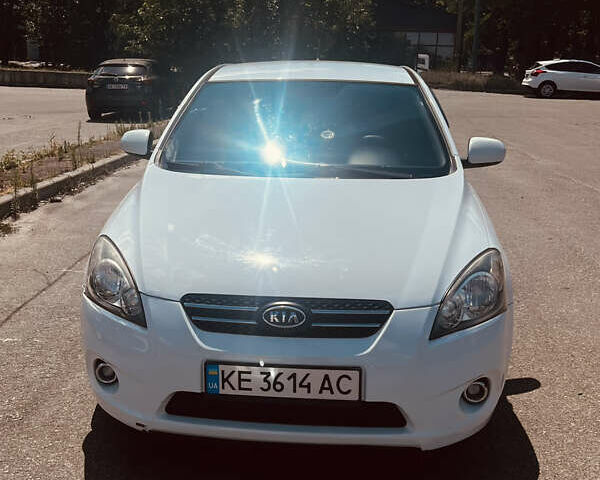 Белый Киа Сид, объемом двигателя 1.6 л и пробегом 230 тыс. км за 7000 $, фото 1 на Automoto.ua