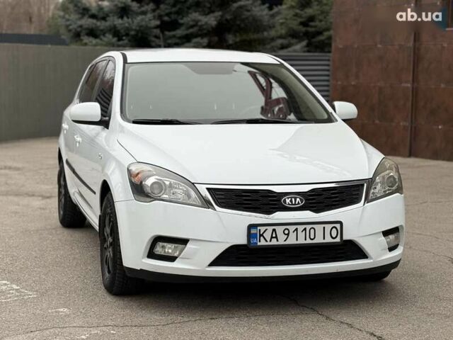 Белый Киа Сид, объемом двигателя 1.6 л и пробегом 193 тыс. км за 6999 $, фото 5 на Automoto.ua