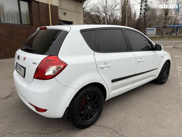 Белый Киа Сид, объемом двигателя 1.6 л и пробегом 193 тыс. км за 6999 $, фото 9 на Automoto.ua