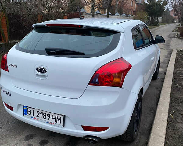 Белый Киа Сид, объемом двигателя 1.4 л и пробегом 181 тыс. км за 5999 $, фото 2 на Automoto.ua
