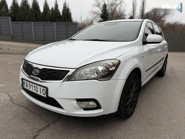 Белый Киа Сид, объемом двигателя 1.6 л и пробегом 193 тыс. км за 6999 $, фото 4 на Automoto.ua