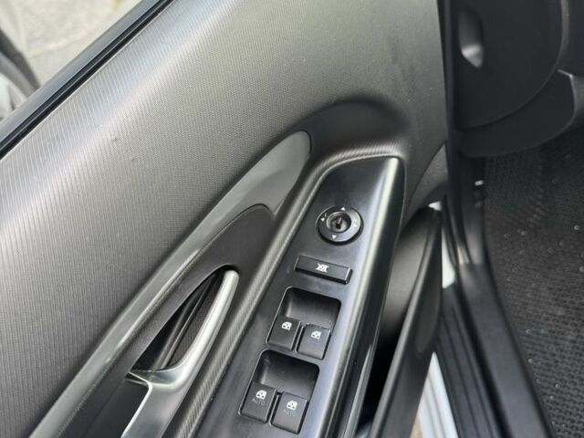 Білий Кіа Сід, об'ємом двигуна 1.6 л та пробігом 350 тис. км за 6750 $, фото 5 на Automoto.ua