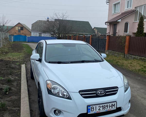 Белый Киа Сид, объемом двигателя 1.4 л и пробегом 181 тыс. км за 5999 $, фото 1 на Automoto.ua