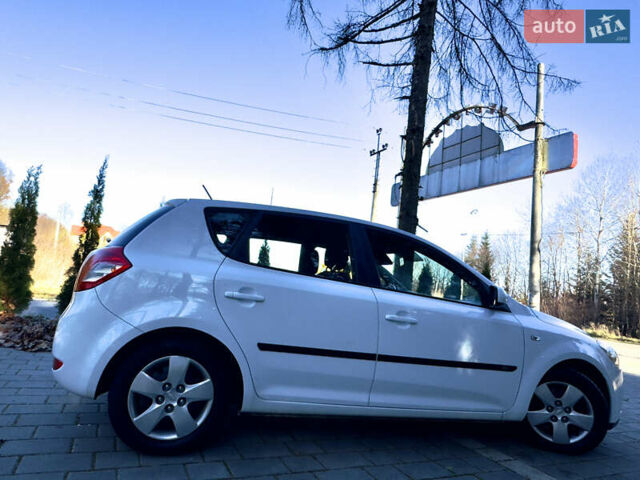Белый Киа Сид, объемом двигателя 1.4 л и пробегом 189 тыс. км за 6499 $, фото 15 на Automoto.ua