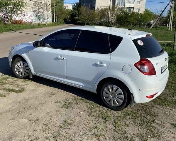 Белый Киа Сид, объемом двигателя 1.4 л и пробегом 126 тыс. км за 6900 $, фото 2 на Automoto.ua