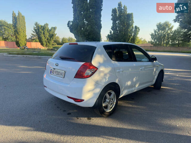 Белый Киа Сид, объемом двигателя 1.4 л и пробегом 186 тыс. км за 6300 $, фото 8 на Automoto.ua