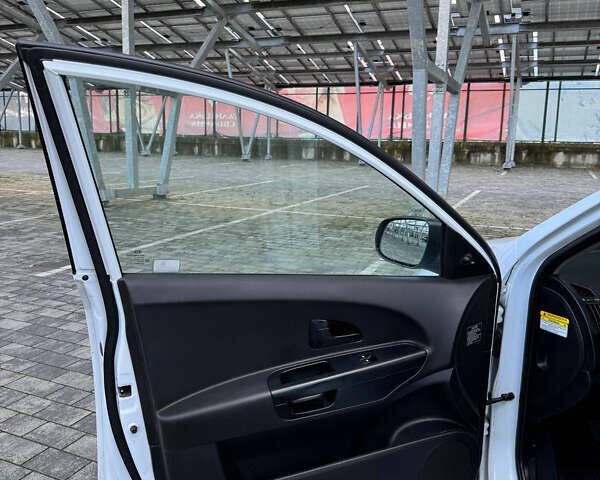 Киа Сид 2011 в Львове на Automoto.ua Белый Киа Сид, объемом двигателя 1.6 л и пробегом 209 тыс. км за 6200 $, фото 9 на Automoto.ua