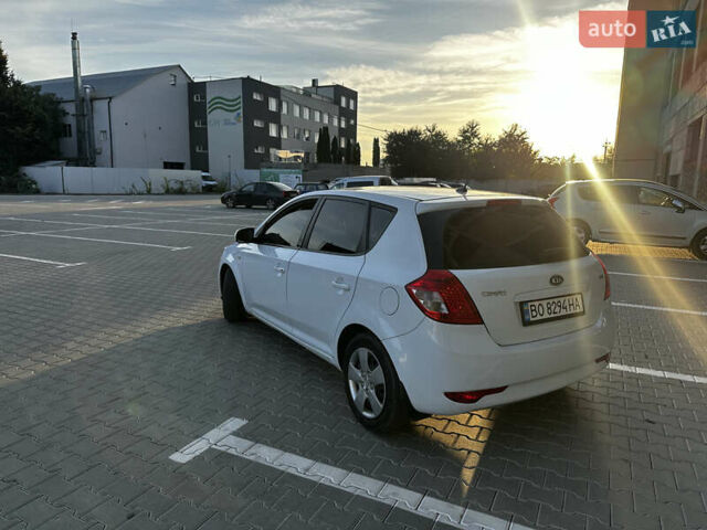 Белый Киа Сид, объемом двигателя 1.58 л и пробегом 231 тыс. км за 6199 $, фото 4 на Automoto.ua