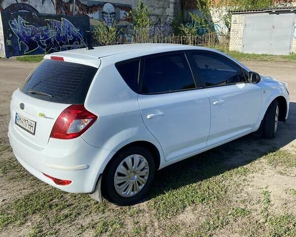 Белый Киа Сид, объемом двигателя 1.4 л и пробегом 126 тыс. км за 6900 $, фото 3 на Automoto.ua