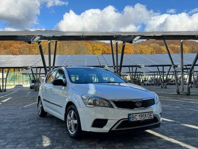 Кіа Сід 2011 у Львові на Automoto.ua Білий Кіа Сід, об'ємом двигуна 1.6 л та пробігом 209 тис. км за 6200 $, фото 1 на Automoto.ua