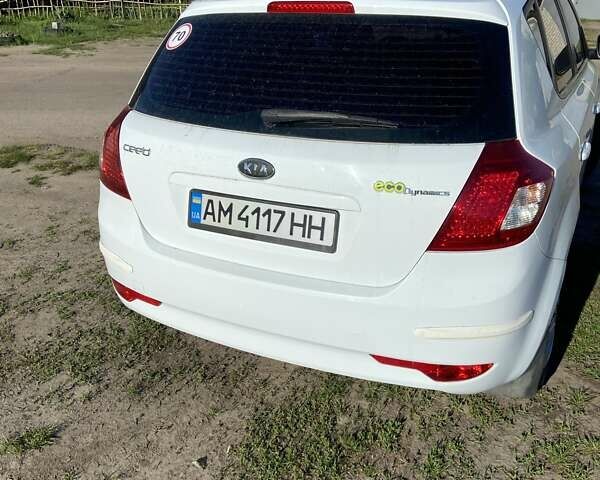 Белый Киа Сид, объемом двигателя 1.4 л и пробегом 126 тыс. км за 6900 $, фото 1 на Automoto.ua