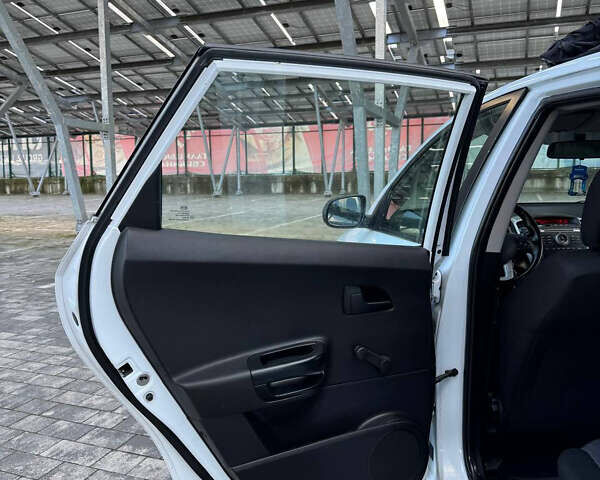 Киа Сид 2011 в Львове на Automoto.ua Белый Киа Сид, объемом двигателя 1.6 л и пробегом 209 тыс. км за 6200 $, фото 5 на Automoto.ua