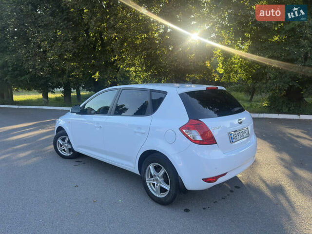 Белый Киа Сид, объемом двигателя 1.4 л и пробегом 186 тыс. км за 6300 $, фото 6 на Automoto.ua