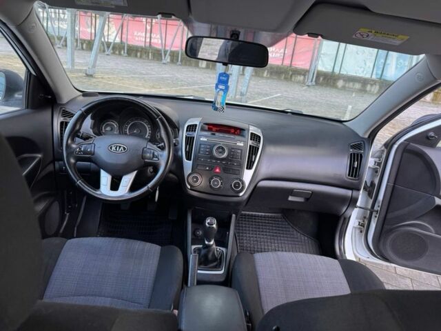 Кіа Сід 2011 у Львові на Automoto.ua Білий Кіа Сід, об'ємом двигуна 1.6 л та пробігом 209 тис. км за 6200 $, фото 4 на Automoto.ua