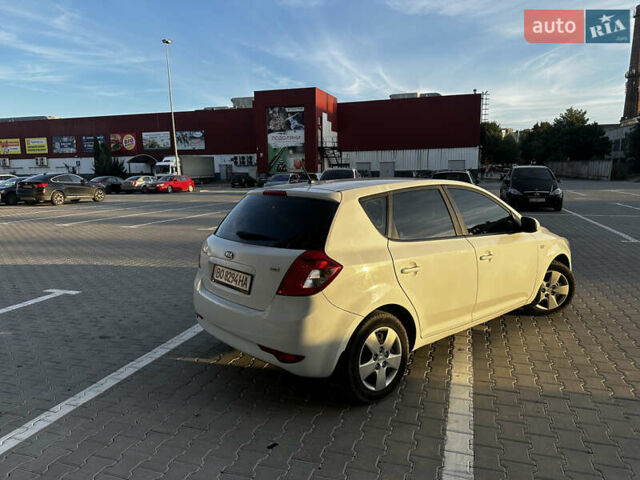 Белый Киа Сид, объемом двигателя 1.58 л и пробегом 231 тыс. км за 6199 $, фото 3 на Automoto.ua