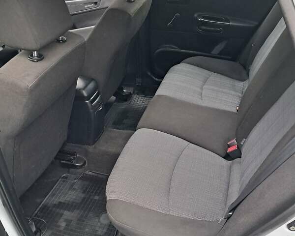Білий Кіа Сід, об'ємом двигуна 1.58 л та пробігом 192 тис. км за 6800 $, фото 6 на Automoto.ua