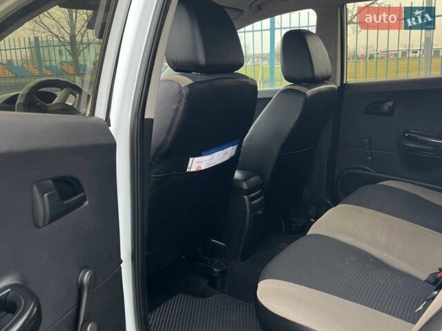 Белый Киа Сид, объемом двигателя 1.59 л и пробегом 260 тыс. км за 6500 $, фото 13 на Automoto.ua