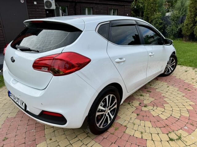 Белый Киа Сид, объемом двигателя 1.6 л и пробегом 122 тыс. км за 9950 $, фото 2 на Automoto.ua