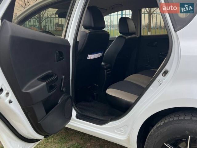 Белый Киа Сид, объемом двигателя 1.59 л и пробегом 260 тыс. км за 6500 $, фото 12 на Automoto.ua