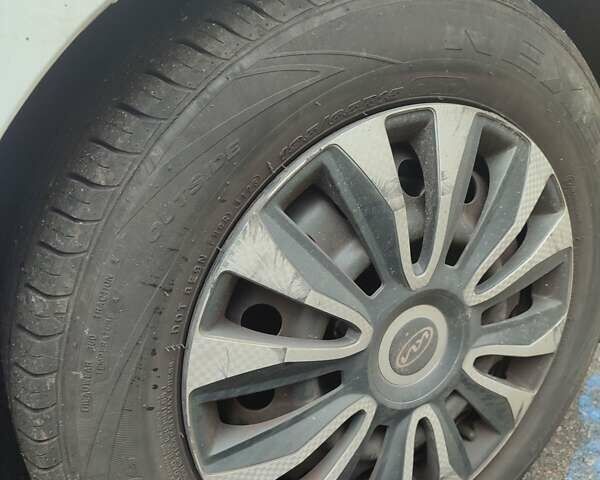 Киа Сид 2012 в Киеве на Automoto.ua Белый Киа Сид, объемом двигателя 1.59 л и пробегом 122 тыс. км за 9800 $, фото 26 на Automoto.ua