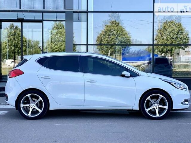 Белый Киа Сид, объемом двигателя 1.6 л и пробегом 175 тыс. км за 11900 $, фото 3 на Automoto.ua
