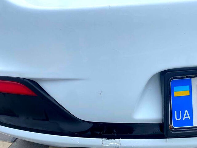 Белый Киа Сид, объемом двигателя 1.6 л и пробегом 180 тыс. км за 9000 $, фото 6 на Automoto.ua