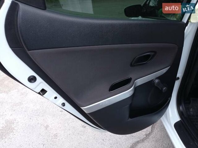 Белый Киа Сид, объемом двигателя 1.4 л и пробегом 147 тыс. км за 7999 $, фото 18 на Automoto.ua
