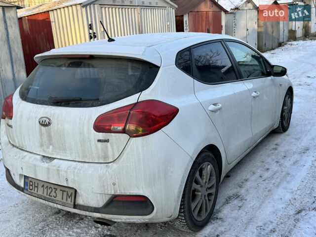 Білий Кіа Сід, об'ємом двигуна 1.5 л та пробігом 287 тис. км за 7400 $, фото 2 на Automoto.ua