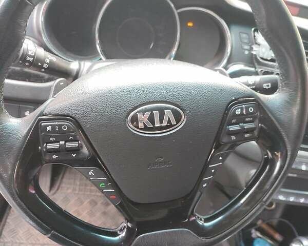 Киа Сид 2012 в Киеве на Automoto.ua Белый Киа Сид, объемом двигателя 1.59 л и пробегом 122 тыс. км за 9800 $, фото 19 на Automoto.ua