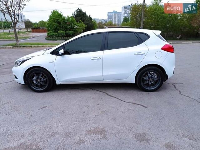 Белый Киа Сид, объемом двигателя 1.4 л и пробегом 147 тыс. км за 7999 $, фото 4 на Automoto.ua