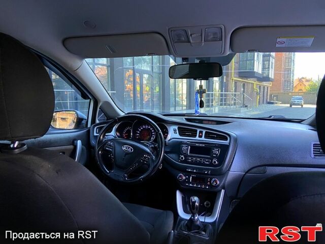 Белый Киа Сид, объемом двигателя 1.6 л и пробегом 280 тыс. км за 7800 $, фото 7 на Automoto.ua