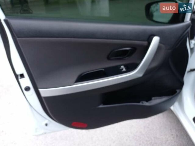 Белый Киа Сид, объемом двигателя 1.4 л и пробегом 147 тыс. км за 7999 $, фото 13 на Automoto.ua