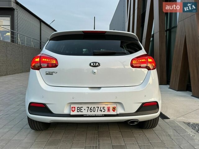 Белый Киа Сид, объемом двигателя 1.6 л и пробегом 188 тыс. км за 12600 $, фото 9 на Automoto.ua