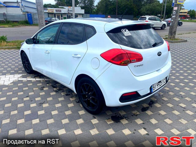 Белый Киа Сид, объемом двигателя 1.6 л и пробегом 180 тыс. км за 9000 $, фото 5 на Automoto.ua