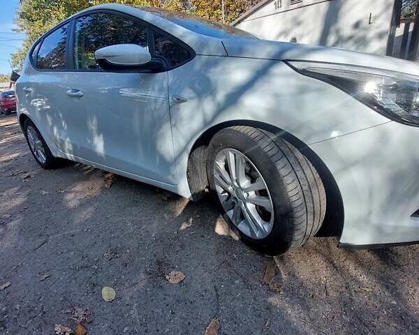 Белый Киа Сид, объемом двигателя 1.4 л и пробегом 283 тыс. км за 6800 $, фото 3 на Automoto.ua