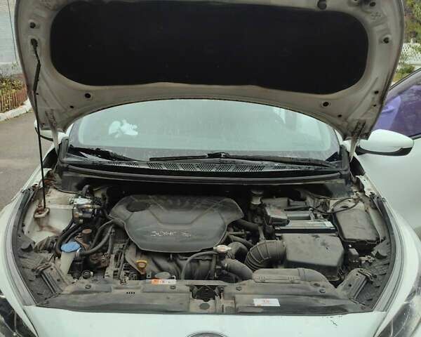 Киа Сид 2012 в Киеве на Automoto.ua Белый Киа Сид, объемом двигателя 1.59 л и пробегом 122 тыс. км за 9800 $, фото 25 на Automoto.ua