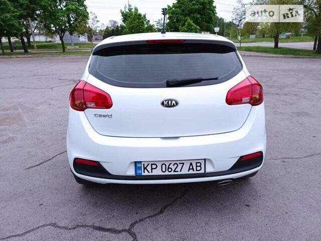 Білий Кіа Сід, об'ємом двигуна 1.4 л та пробігом 147 тис. км за 7999 $, фото 3 на Automoto.ua