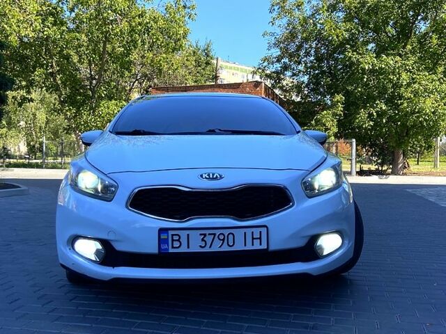 Белый Киа Сид, объемом двигателя 1.6 л и пробегом 280 тыс. км за 7800 $, фото 1 на Automoto.ua