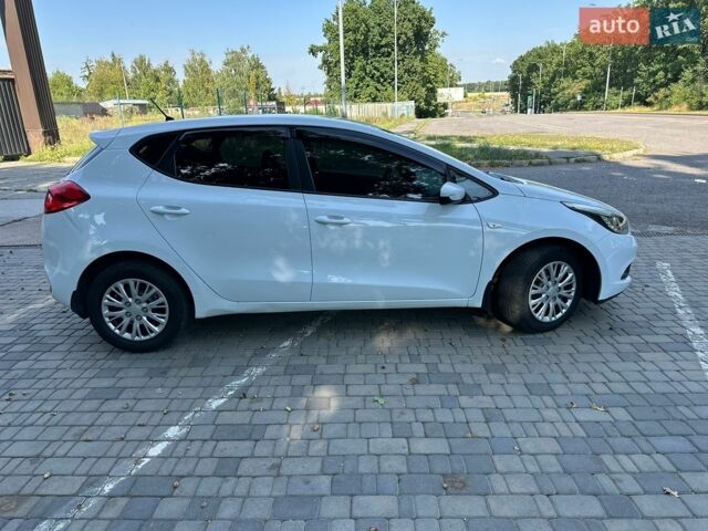 Білий Кіа Сід, об'ємом двигуна 1.4 л та пробігом 206 тис. км за 6600 $, фото 2 на Automoto.ua