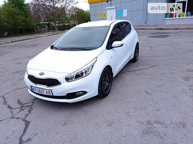 Білий Кіа Сід, об'ємом двигуна 1.4 л та пробігом 147 тис. км за 7999 $, фото 2 на Automoto.ua