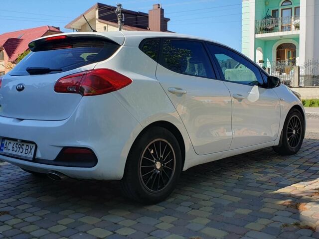 Белый Киа Сид, объемом двигателя 1.6 л и пробегом 150 тыс. км за 8100 $, фото 6 на Automoto.ua