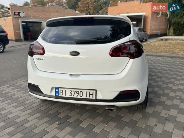 Белый Киа Сид, объемом двигателя 1.59 л и пробегом 280 тыс. км за 6950 $, фото 13 на Automoto.ua