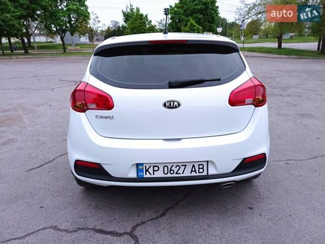 Белый Киа Сид, объемом двигателя 1.4 л и пробегом 147 тыс. км за 7999 $, фото 5 на Automoto.ua