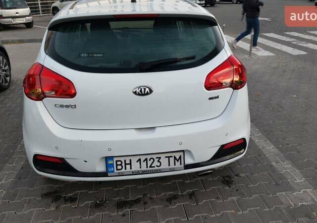 Белый Киа Сид, объемом двигателя 1.4 л и пробегом 283 тыс. км за 6800 $, фото 13 на Automoto.ua