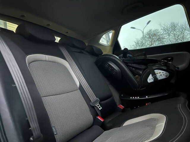 Білий Кіа Сід, об'ємом двигуна 1.6 л та пробігом 199 тис. км за 10500 $, фото 11 на Automoto.ua