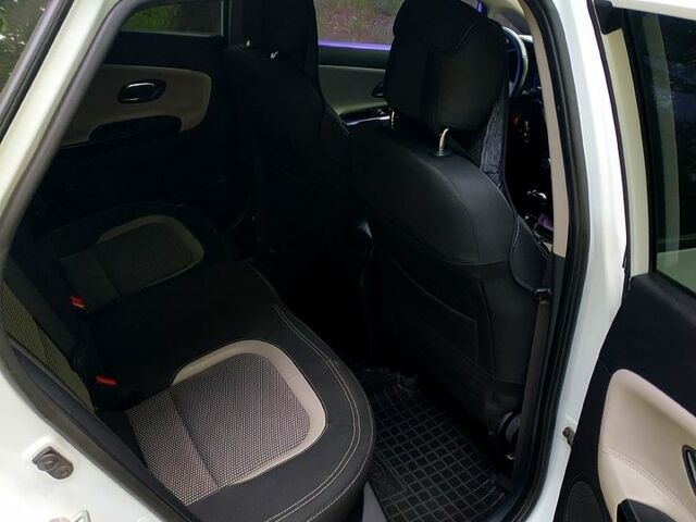 Білий Кіа Сід, об'ємом двигуна 1.6 л та пробігом 127 тис. км за 10800 $, фото 7 на Automoto.ua