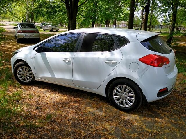 Білий Кіа Сід, об'ємом двигуна 1.6 л та пробігом 127 тис. км за 10800 $, фото 1 на Automoto.ua