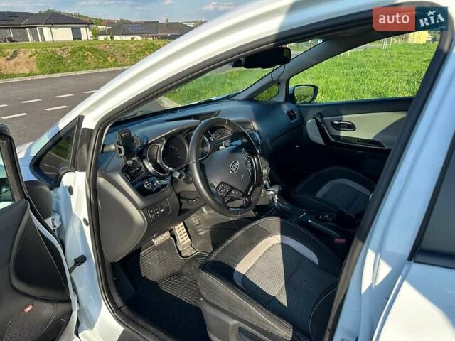Белый Киа Сид, объемом двигателя 1.6 л и пробегом 150 тыс. км за 10301 $, фото 10 на Automoto.ua
