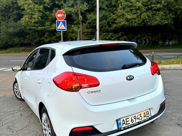 Білий Кіа Сід, об'ємом двигуна 1.6 л та пробігом 134 тис. км за 10900 $, фото 6 на Automoto.ua